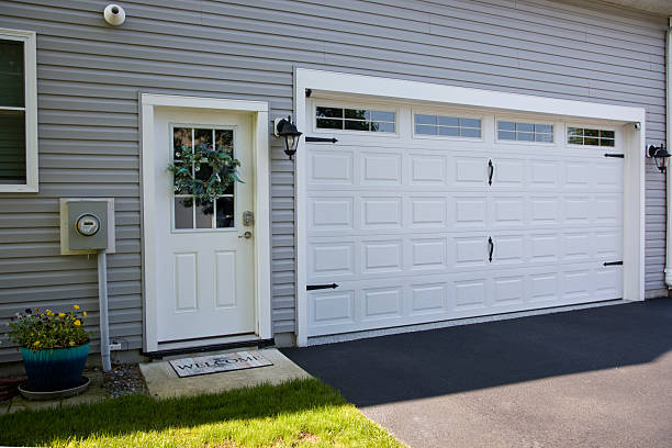 24/7 Emergency Garage Door Panel Replacement experts in Burgaw, NC